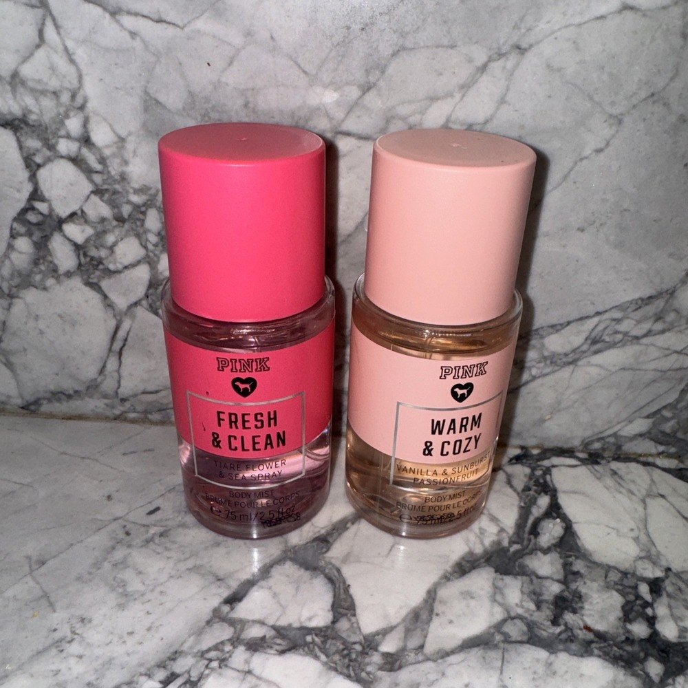 Victoria's Secret  75ML 2.5 Oz Mini Body Mist (2) Warm & Cozy Fresh & Clean Lot